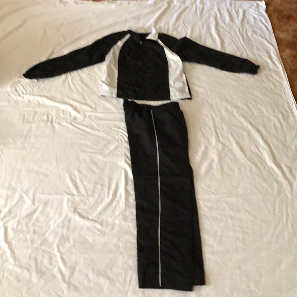 Windbreaker suit
